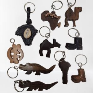 LLAVROS DE MADERA Y CUERO